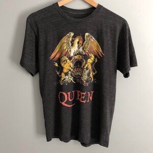 (Women’s M) Official "Queen" the band’s Crest T-Shirt 🎸